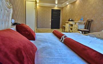 Фото номера Улучшенный двухместный номер с 1 кроватью Отель BANQUETING &amp; GUEST HOUSE ПОМЕСТЬЕ г. Костанай 9